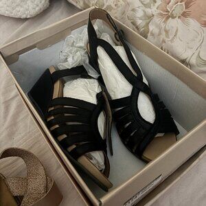 Bueno Irene T-Strap Wedge Sandals - BLACK